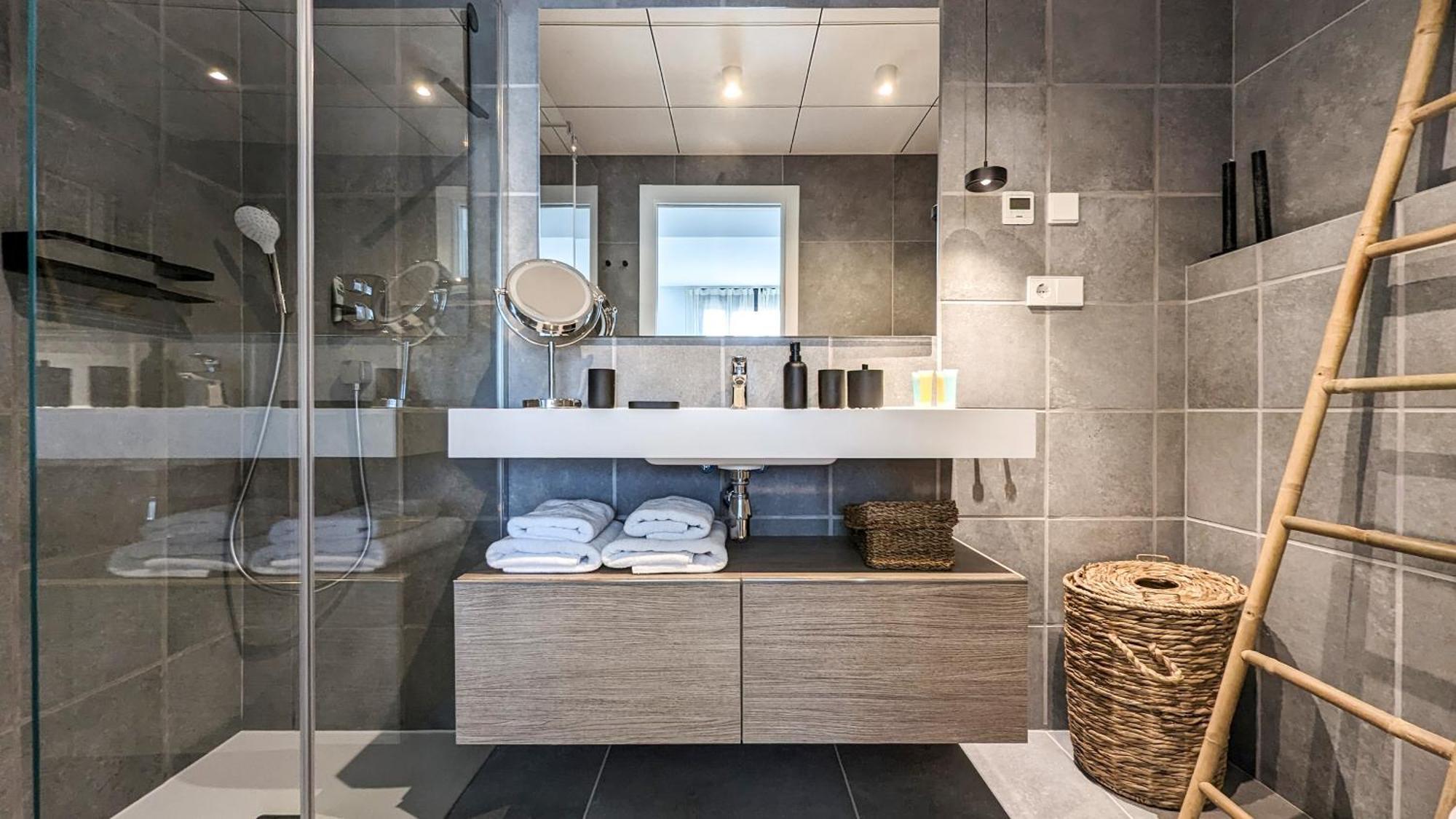 Allonbay Design & Apartment *